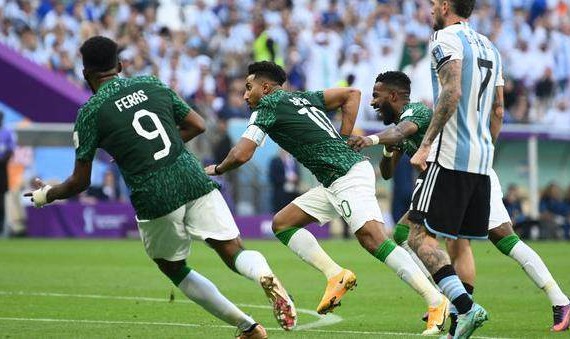 yl23455永利最新网址-撞翻球王！道萨里率领沙特队再现米拉大叔辉煌