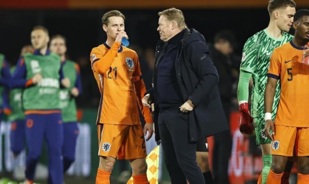 世体：德容已返回巴萨接受治疗，下周一将接受全面医疗评估