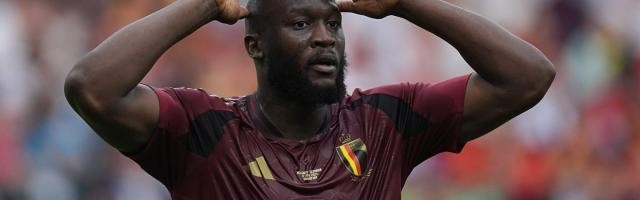 yl23455永利中国有限公司-毫米级越位引发不满 澳波：这还是足球吗？