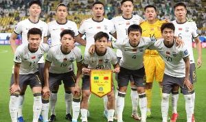 董方卓：国足要把姿态放低打反击，若真的不能保平就尽量少丢球